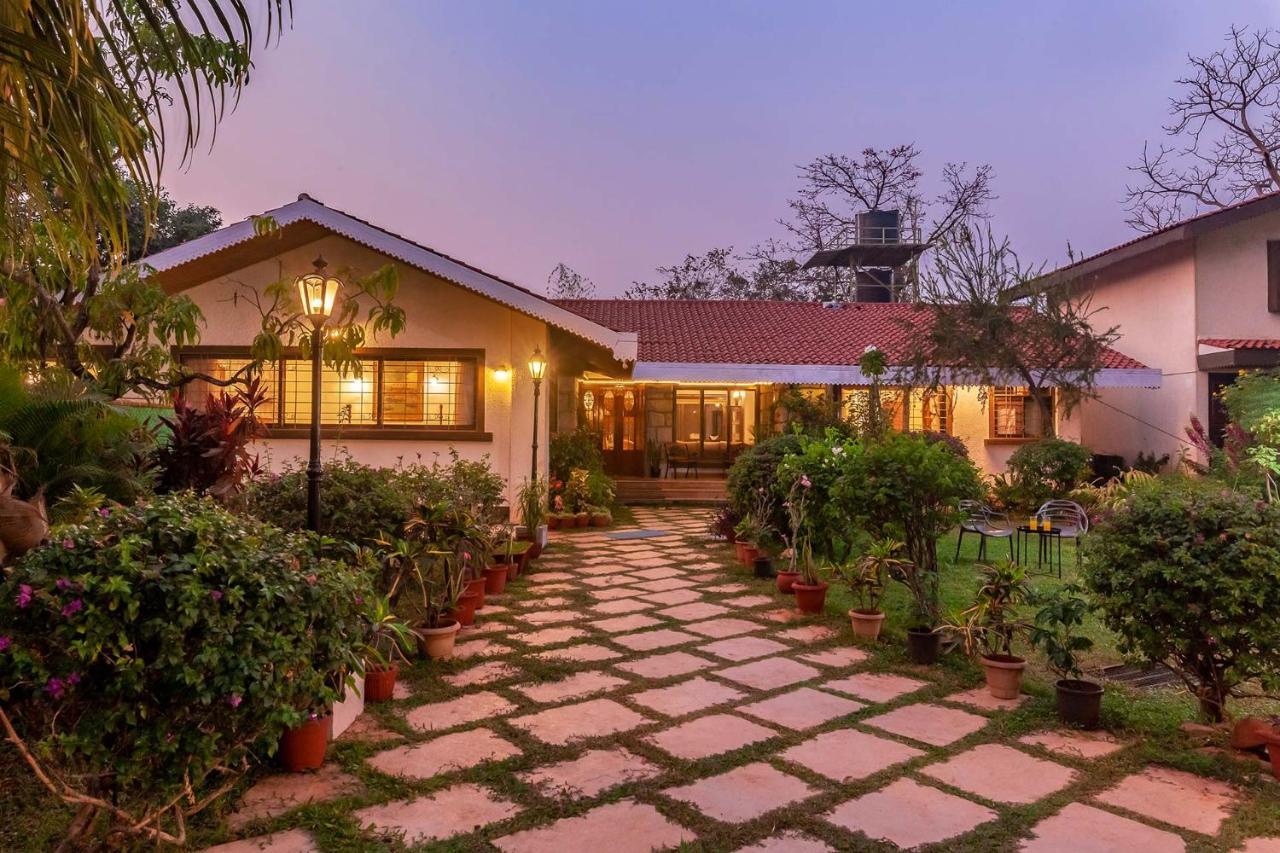 Stayvista'S Casa Palmera - Pet-Friendly Villa With Pool, Garden With Gazebo, And Indoor & Outdoor Games Alībāg Exterior photo